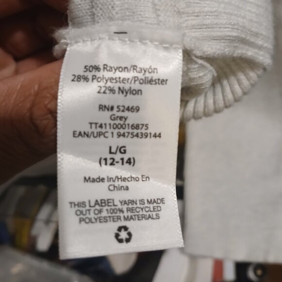 Womans Sweater - Picture 5 of 7